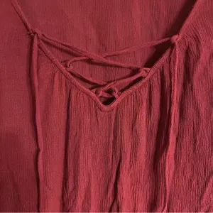 Hollister Womens Burgundy Lace Up V-Neck Bell Sleeve Boho Blouse‎ Top Medium thumbnail 3