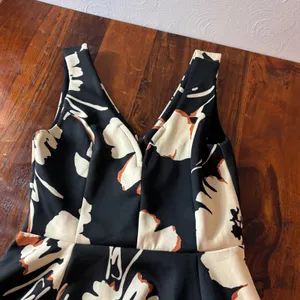 Anthropologie Floral Fit and Flare‎ V-Neck Scuba Dress Black Cream Sleeveless thumbnail 10
