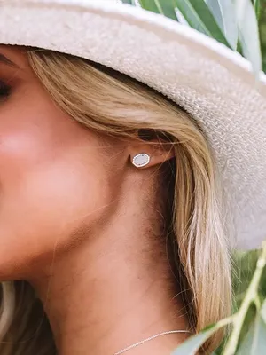 Kendra Scott Cade Silver Stud Earrings in Iridescent Drusy thumbnail 2