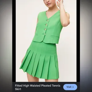 Nasty gal fitted Vibrant Green Pleated tennis skirt size 10 thumbnail 6