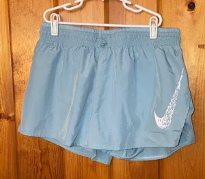 Nike Running Dri-FIT Swoosh mid-rise brief-lined shorts in pale blue size medium thumbnail 5