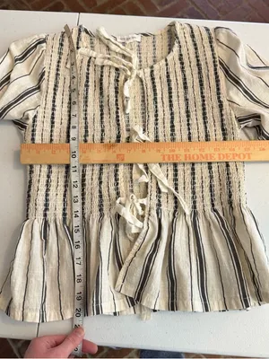 Buckle Blu‎ Pepper Striped Smocked Tie Front Peplum Top size medium gray cream thumbnail 5