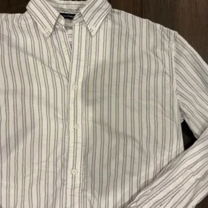 Brandy Melville Pinstripe Button Down Shirt White Blue Red Oversized One Size thumbnail 2