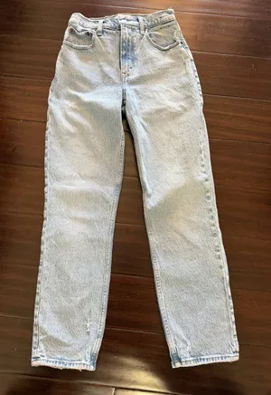 Abercrombie & Fitch The 90’s Straight Ultra High Rise Curve Love Jeans 25/0 thumbnail 1
