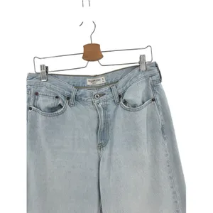 Abercrombie The Ultra Loose Low Rise Wide Leg Jeans Light Wash 28 Short thumbnail 4