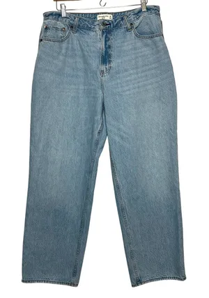 Abercrombie & Fitch Curve Love High Rise Loose Jeans Size 33 Light Wash Straight thumbnail 1