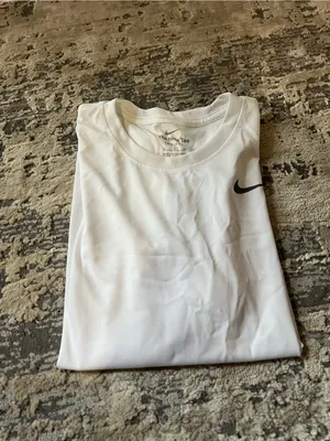 NWT Nike White Legend Short Sleeve T-Shirt Size Small thumbnail 2