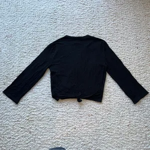 Reformation Stella Tie Front Crop Top Deep V-Neck 3/4 Sleeve‎ Black Small thumbnail 4