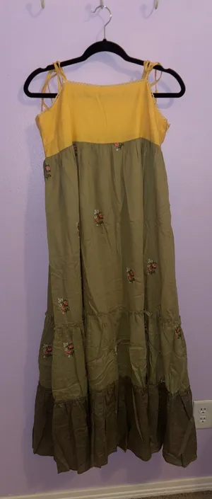 In Loom COLOR BLOCK TIERED MIDI DRESS IN GREEN/YELLOW thumbnail 2