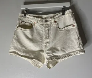 Levi's 501 off‎ white jean shorts size 31 thumbnail 1