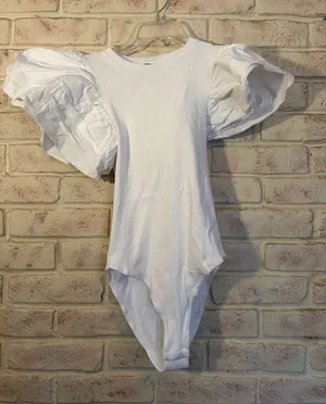 Zara White Ribbed Bodysuit with Poplin Ruffle Sleeves Size M thumbnail 1