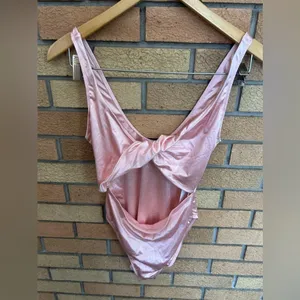 NWT Good American Bathing Suit Bubblegum Pink Satin Cut-Out One-Piece Size M thumbnail 4