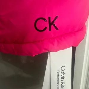 new CK calvin Klein hot barbie pink performance cropped vest Small thumbnail 2