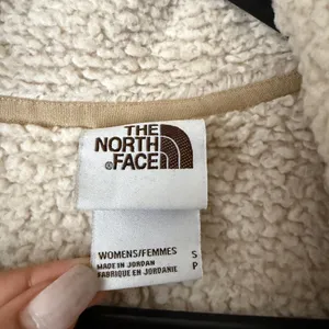 The‎ North Face sz S cream fleece jacket thumbnail 6
