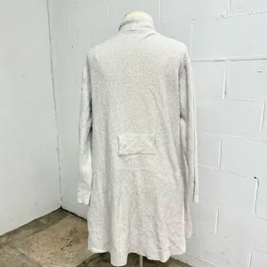 Barefoot dreams cozy chic fluffy robe thumbnail 3