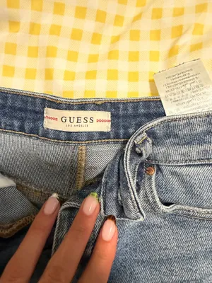 Guess shorts thumbnail 2
