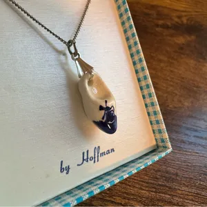 Vintage‎ Delft by Hoffman Dutch Clog Necklace Boxed thumbnail 2