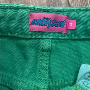 Edikted Green Button Fly Jeans XS thumbnail 4