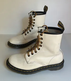 Dr. Martens 1460 White Leather 8-Eye Combat Boots Women’s US 7 UK 5 EU 38 thumbnail 1