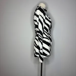 Pretty Little Thing- Black & White Zebra Stripe Button Down Top thumbnail 7
