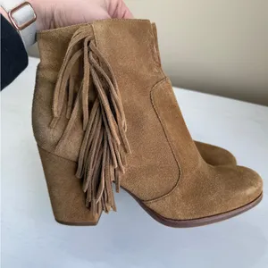 Via Spiga Niurka Dark Natural Suede Fringe Bock Heel Booties Size 9.5 M thumbnail 7