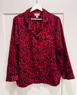 Cabernet red and black Satin Leopard Print Button Down Pajama Top Size M thumbnail 1
