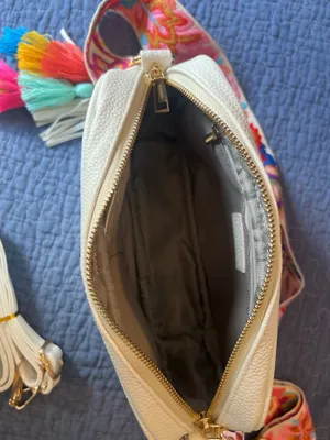 Modern and Chic crossbody purse White thumbnail 2
