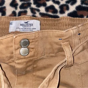hollister ultra high rise cargo skinny jogger pants thumbnail 9