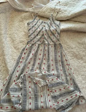 Dress thumbnail 1