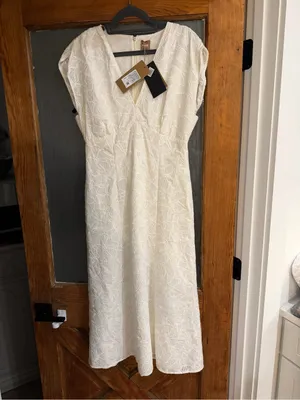 NWT BOSS Floral Lace Midi Dress Size 6 Luxury Designer Ivory Dress thumbnail 2