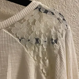 ✨ Delia’s long sleeve top✨ White Size XL thumbnail 5