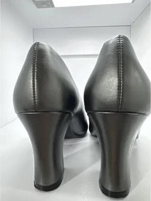 Ashley Taylor Women’s Gray Pumps Heels Size 6.5 Dress Shoes thumbnail 3