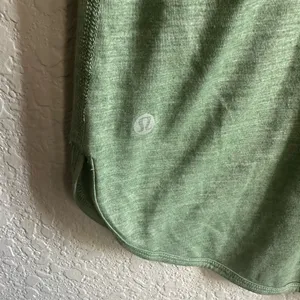 💚Lululemon Heathered Green 105 Singlet Tank Top thumbnail 5
