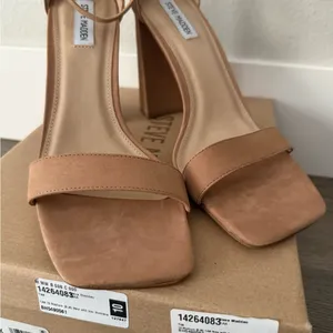 Steve Madden Tiaa Ankle Strap Block Heel Sandals - Size 10 - Camel Nubuck - NWB thumbnail 7