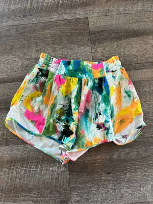 Lululemon Hotty Hot Low-Rise Lined Short 4" in No Limits White Multi / White thumbnail 4