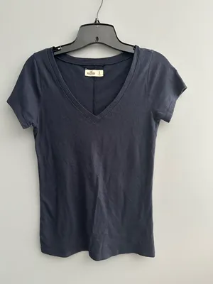 Hollister Tshirt thumbnail 1