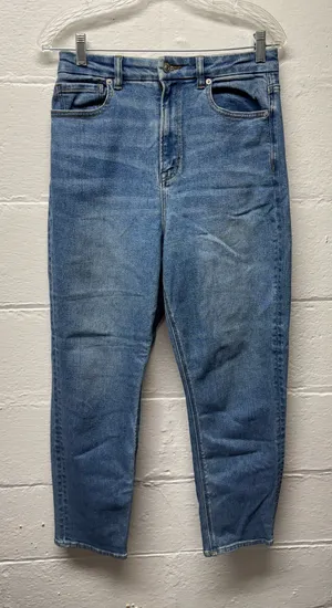 American Eagle Curvy Mom Jeans thumbnail 1