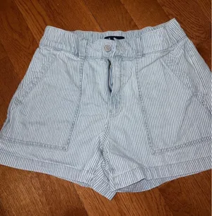 Gap Utility Shorts High-Rise thumbnail 1