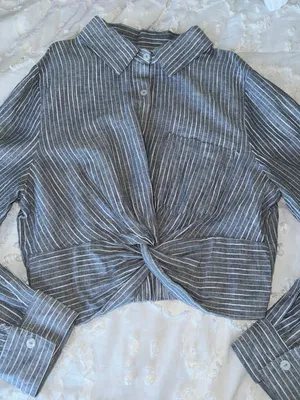 Vestique Collard Button Down Crop Top thumbnail 1