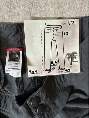 The North Face Women’s 14 Reg Convertible Hiking Pants Gray Zip Off Nylon thumbnail 4