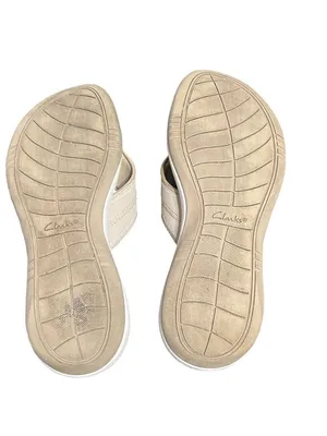 Clarks Cloudsteppers Sunmaze Loop Sandals Shoes Thongs Flip Flops Beige Sz 7 thumbnail 3