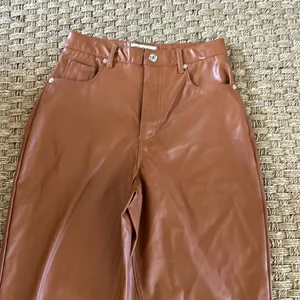 JUICY COUTURE Rodeo Barrel Fit High Waist Faux Leather Pants, Camel Size 27 NWOT thumbnail 5