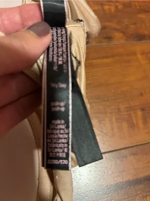Victoria’s Secret 32DD very sexy push up bra thumbnail 7