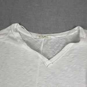 We The Free Shirt Womens Small White V-Neck Long Sleeve Lightweight Relaxed thumbnail 2