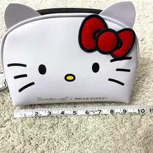 Hello Kitty x Crème collaboration Cosmetic Bag thumbnail 4