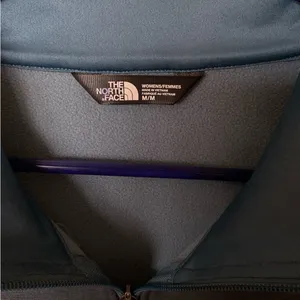 Woman’s The North Face Jacket thumbnail 3