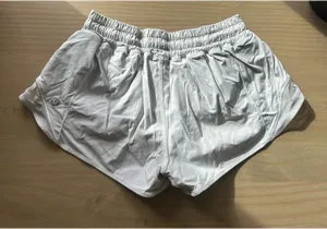 Lululemon Hotty Hot Low-Rise 2.5" thumbnail 3