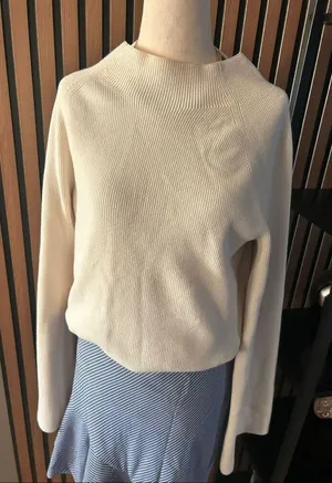Banana republic sweater large white/ivory with cut out back cotton blend w flare thumbnail 1