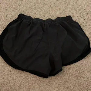 Black/gray Nike dri-fit shorts women’s large thumbnail 2