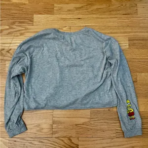 The Simpsons Bart Lisa Grey Crop Top Long Sleeve Embroidered Size M EUC thumbnail 3